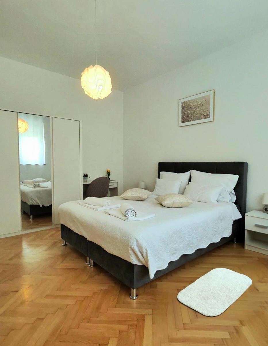 Apartman Noel Knin - Housity