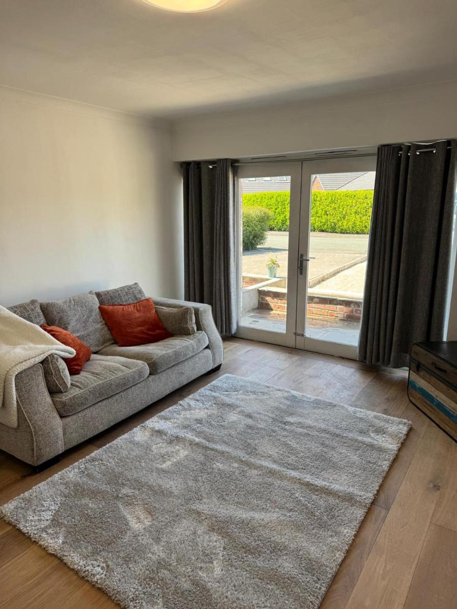 Readsmere Drive, Alderley Edge - Housity