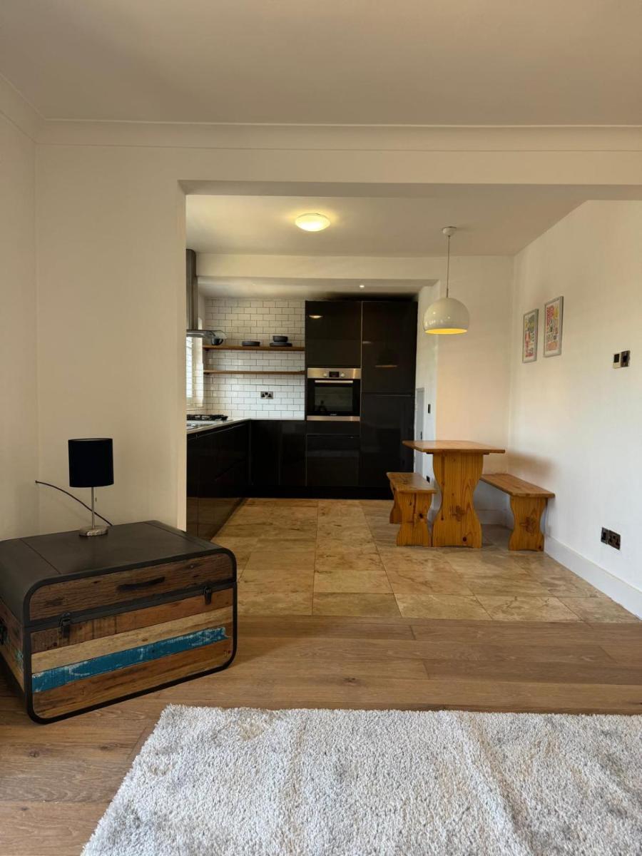 Readsmere Drive, Alderley Edge - Housity