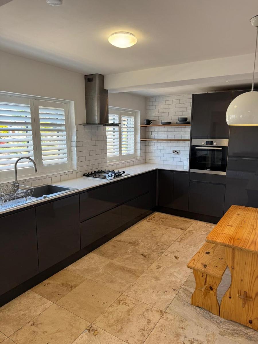 Readsmere Drive, Alderley Edge - Housity