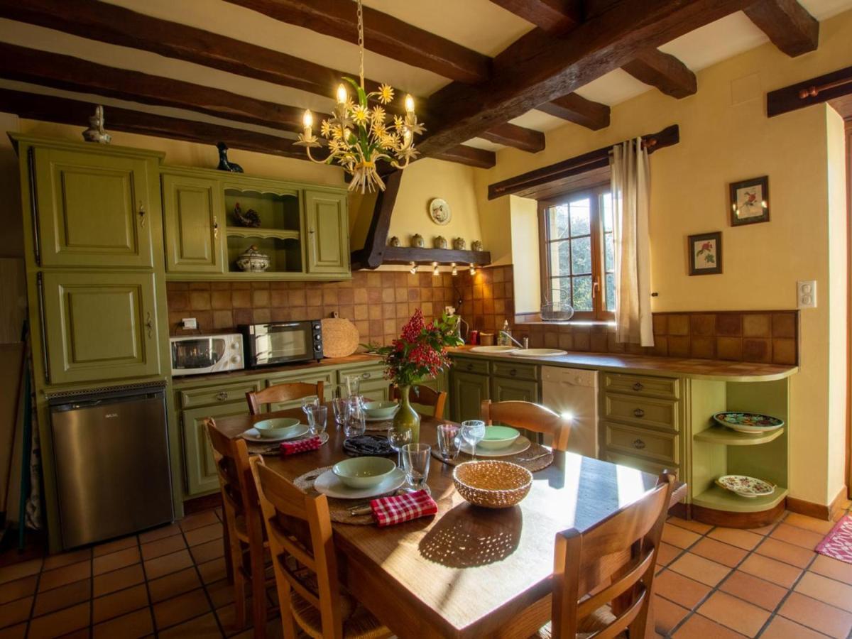 Charmante Maison de Campagne avec Jardin Clôturé, Cheminée et Wi-Fi Proche de la Dordogne - FR-1-616-150 - Housity