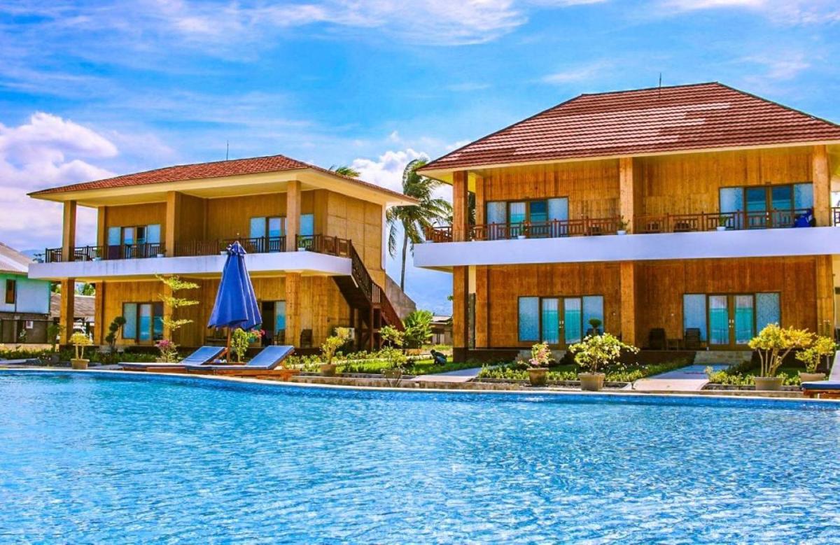 Bayview Beach Resort East Lombok - Housity