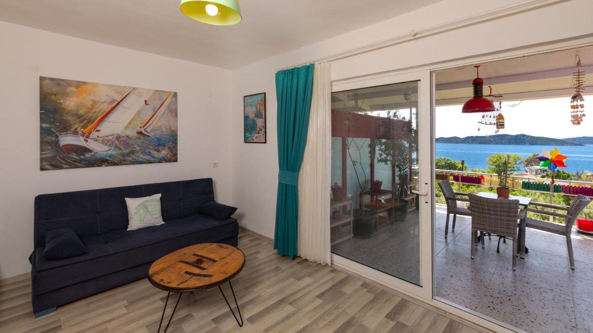 Derin Mavi Suit Butik Otel - Housity