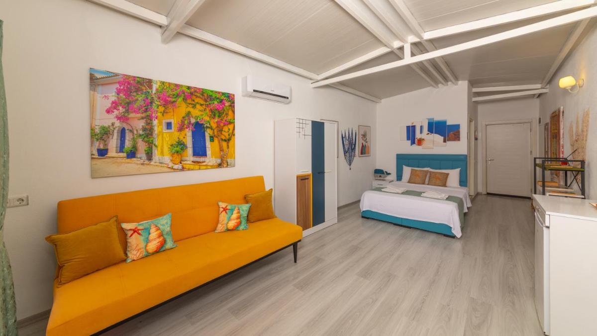 Derin Mavi Suit Butik Otel - Housity