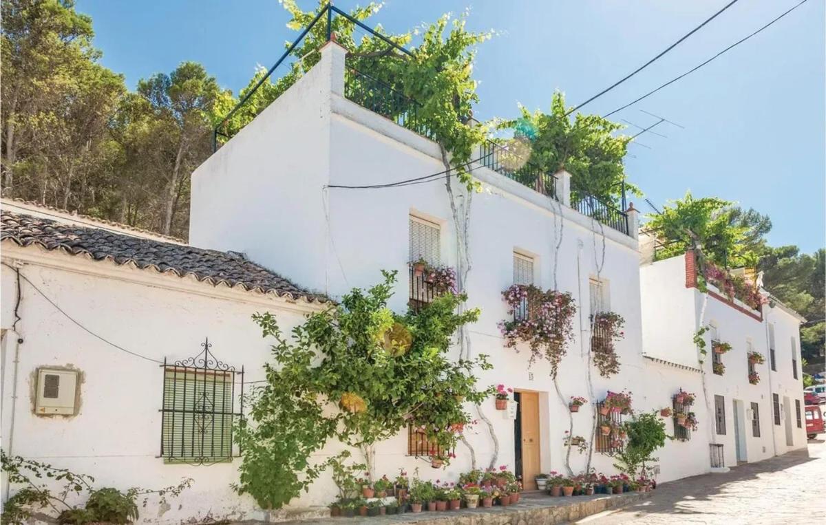 Welcoming chalet with lake and mountain view - El Gastor - Housity