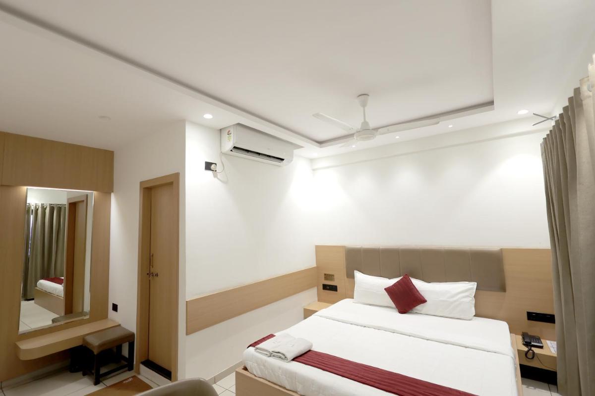 Hotel Shagun Rooms & Banquet, Surat - Hizvo