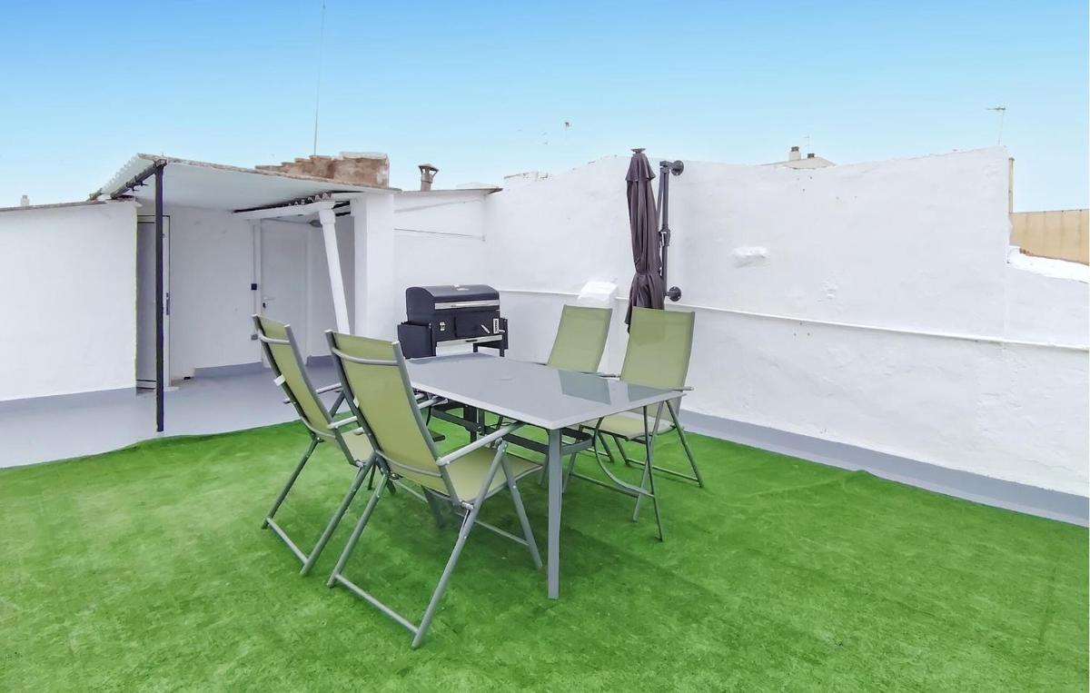 2 Bedroom Beautiful Home In Puerto De Sagunto - Housity