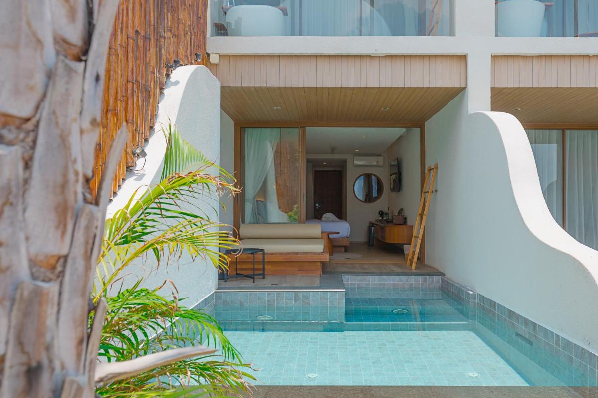 Tasana bar and luxury resort - Housity