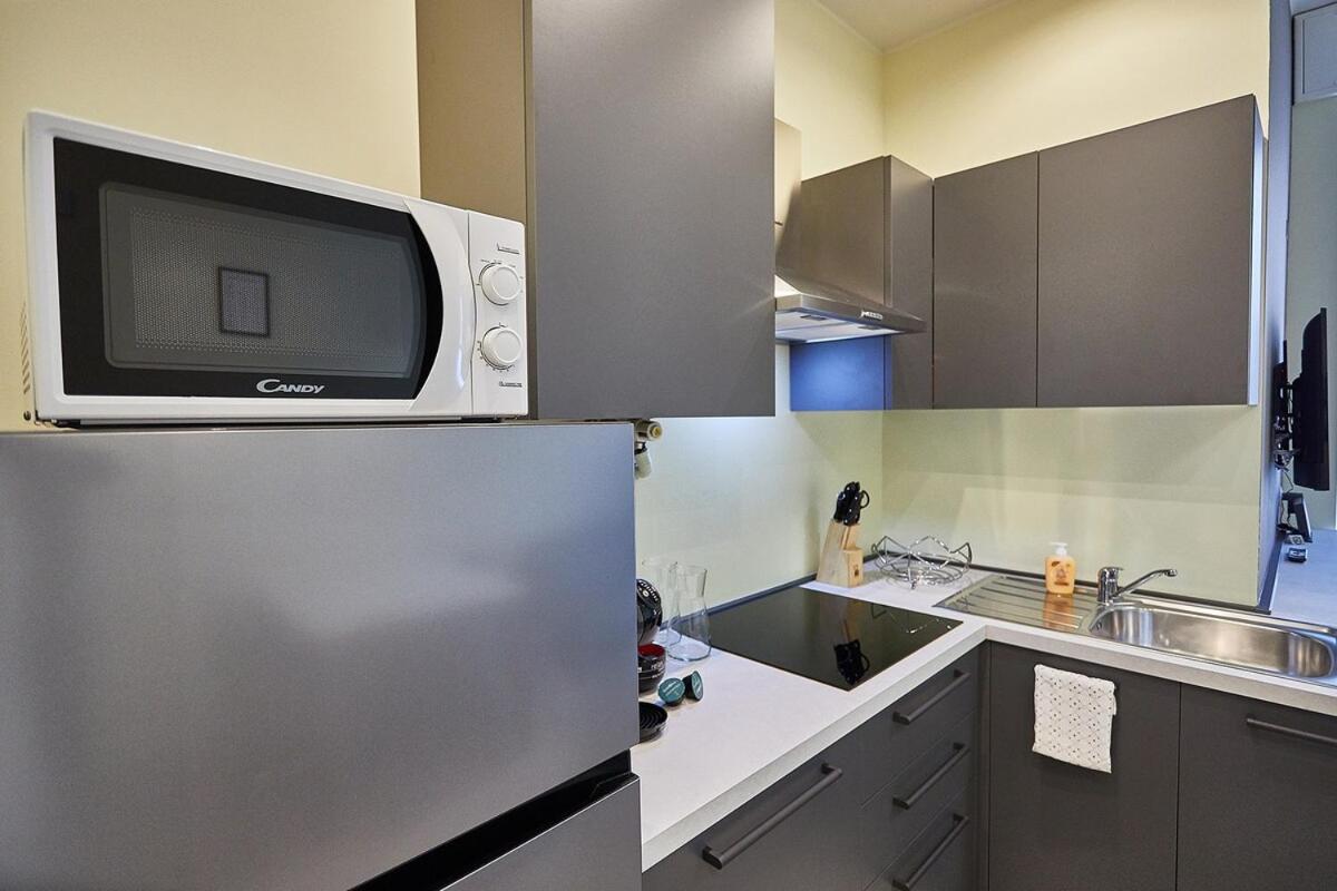 Cattaneo 65 - 3 Bedrooms, 5 minutes from Lake Como and station - Parking - Housity