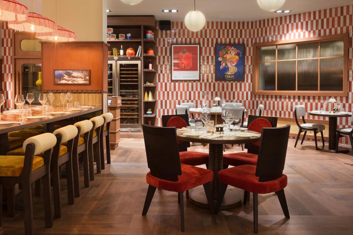 Restaurant ou autre lieu de restauration dans l'établissement Hôtel Les Aiglons Chamonix
