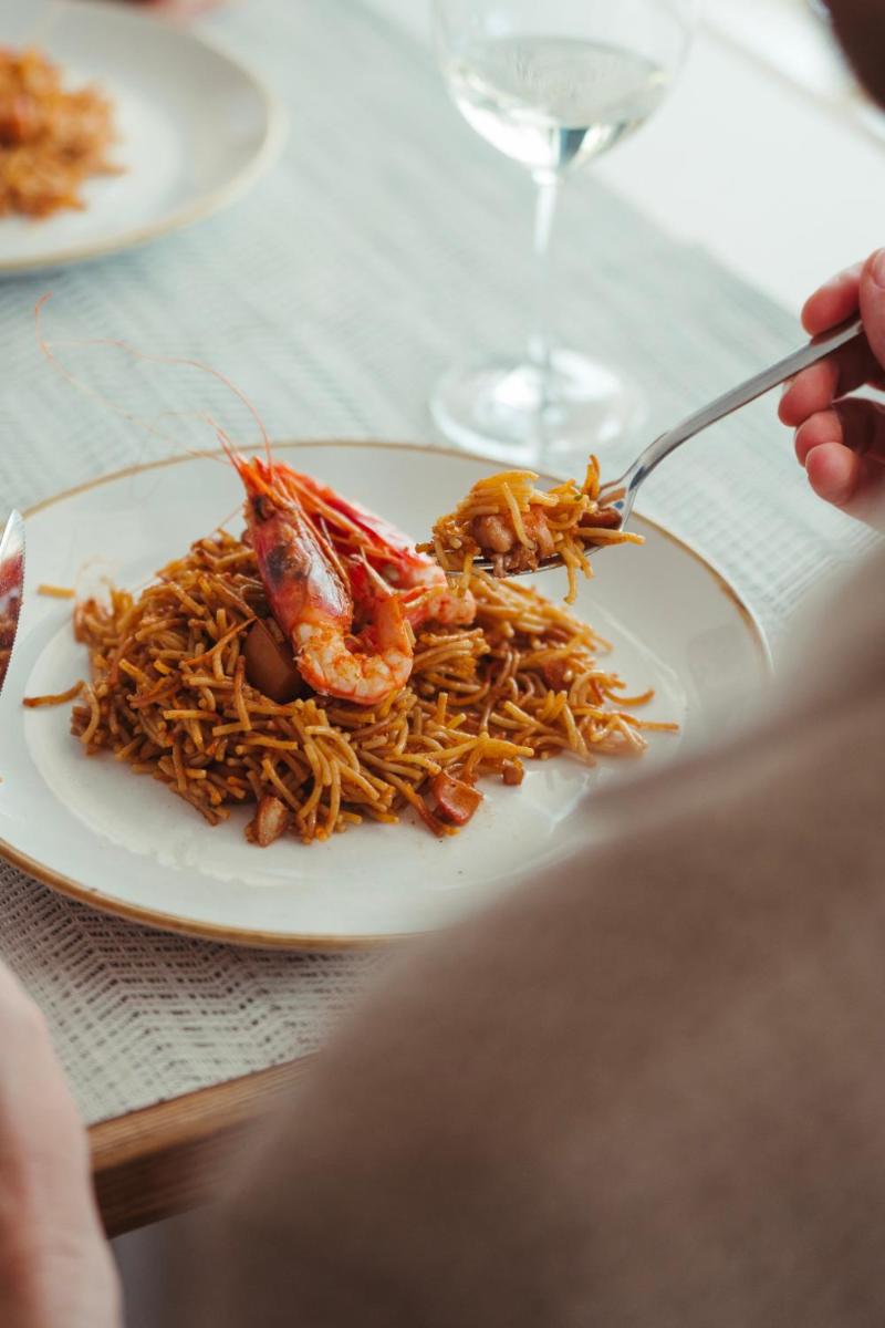 Comida en o cerca de este hotel