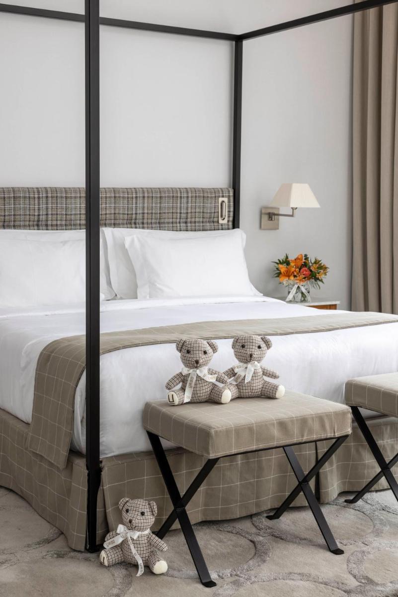 Cama o camas de una habitación en URSO Hotel & Spa, a Small Luxury Hotel of the World