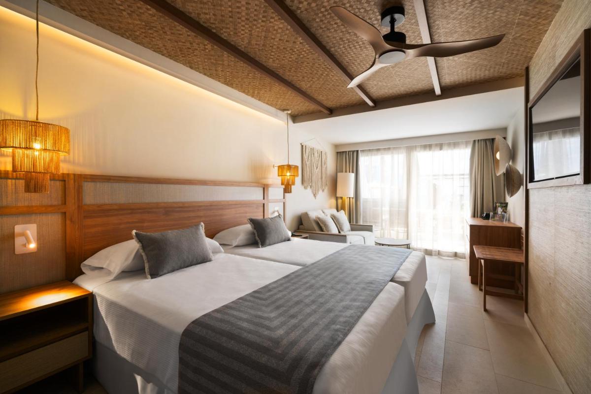 Cama o camas de una habitación en Hotel Riu Palace La Mola