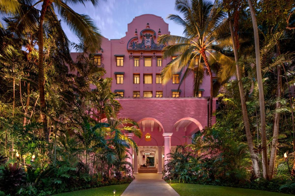 The Royal Hawaiian, A Luxury Collection Resort, Waikiki - Housity