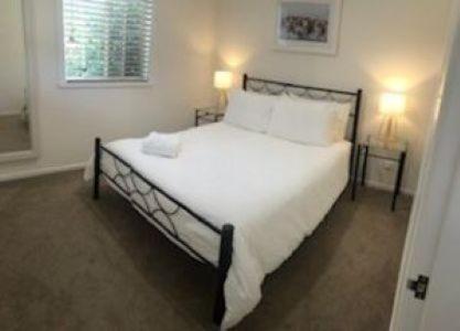 Glen Waverly Farmstay - Housity
