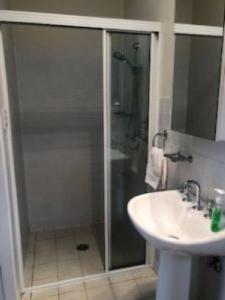 Glen Waverly Farmstay - Housity