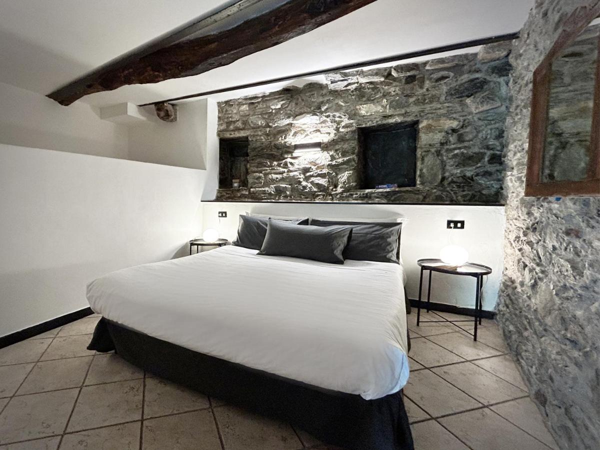 Pietra Azzurra, Newly Renovated - Housity