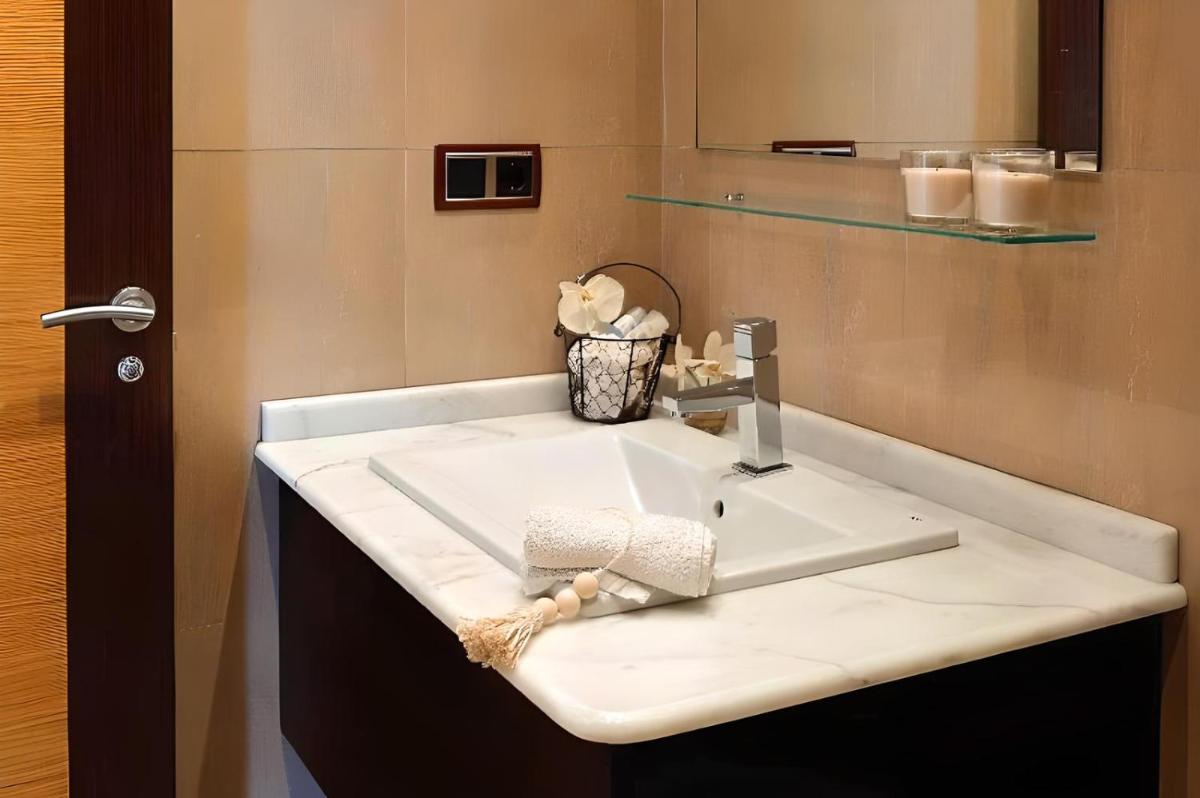 Hotel Eibar - Housity