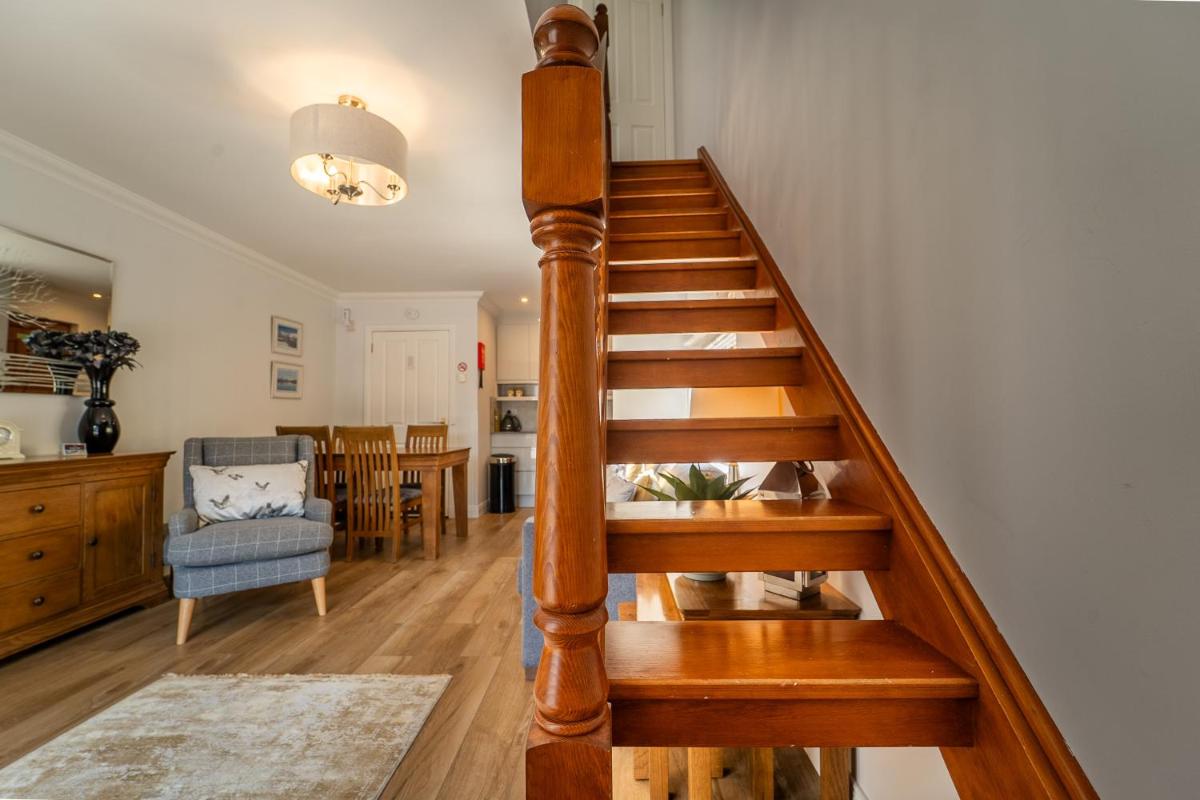 Tigh na Drochaid, Glen Nevis - Entire Apartment - Housity