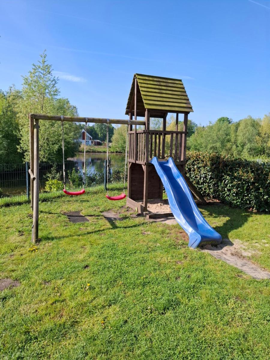 Ferienhaus Nordhorn - Haus Am See - Housity