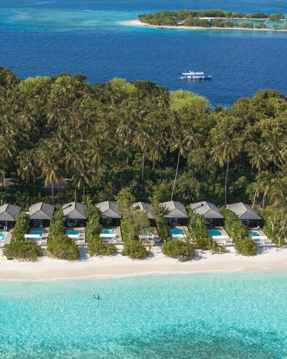 Royal Island Resort at Baa Atoll Biosphere Reserve - Housity