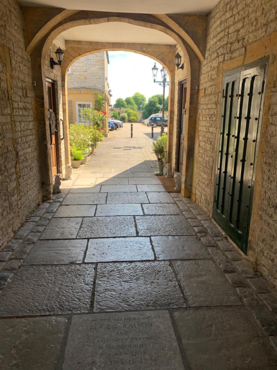Heart of Somerton House - Housity