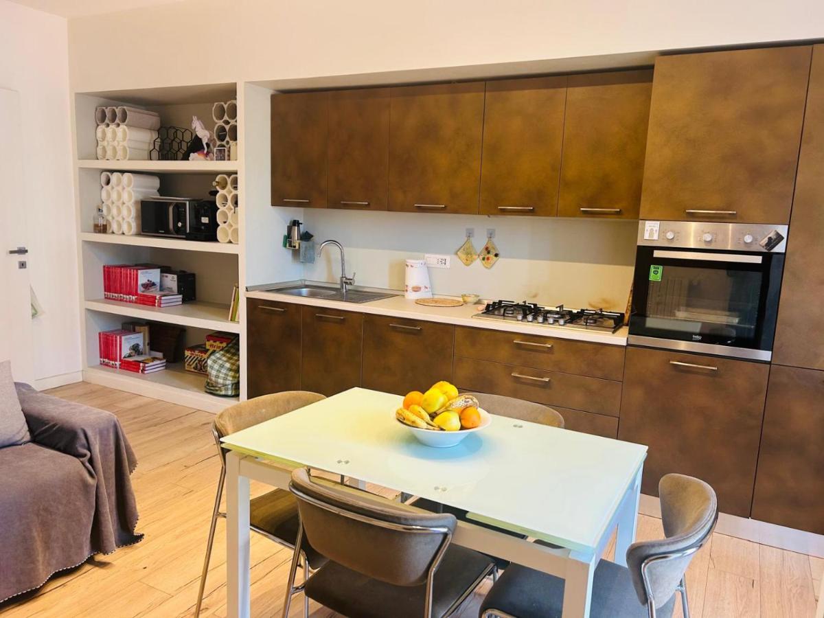 Three room apartment 2 beds, 3rd bed available - Housity