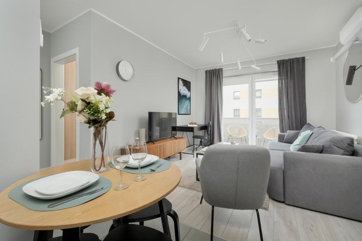Promenady Green Apartments by Noclegi Renters - Housity