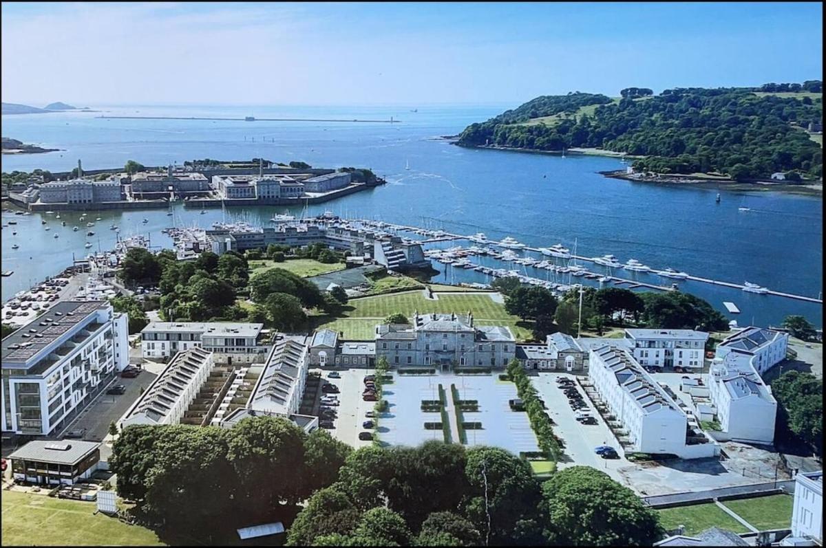 2 Bed- Churchill's Residence - Housity