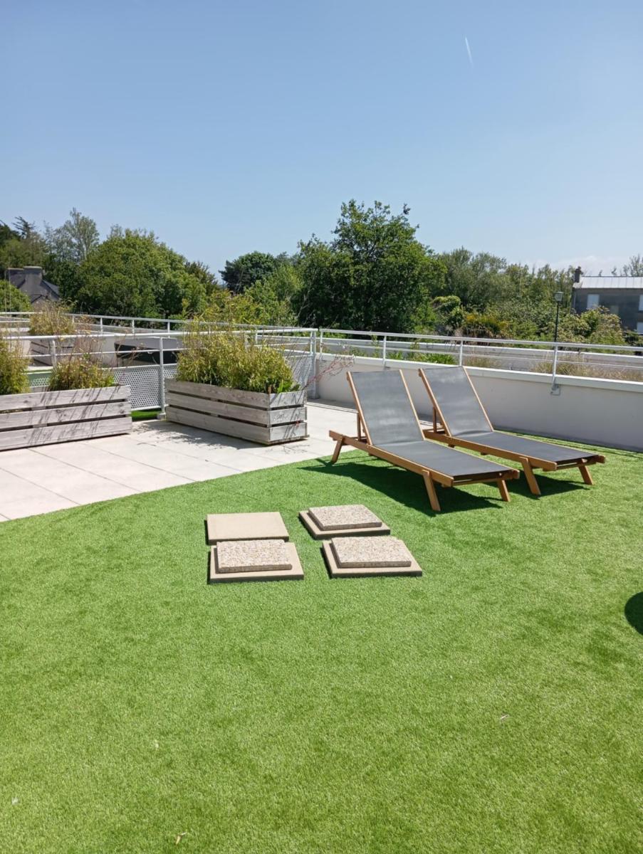 Jardin de l'établissement Best Western Côte des Sables Plouescat