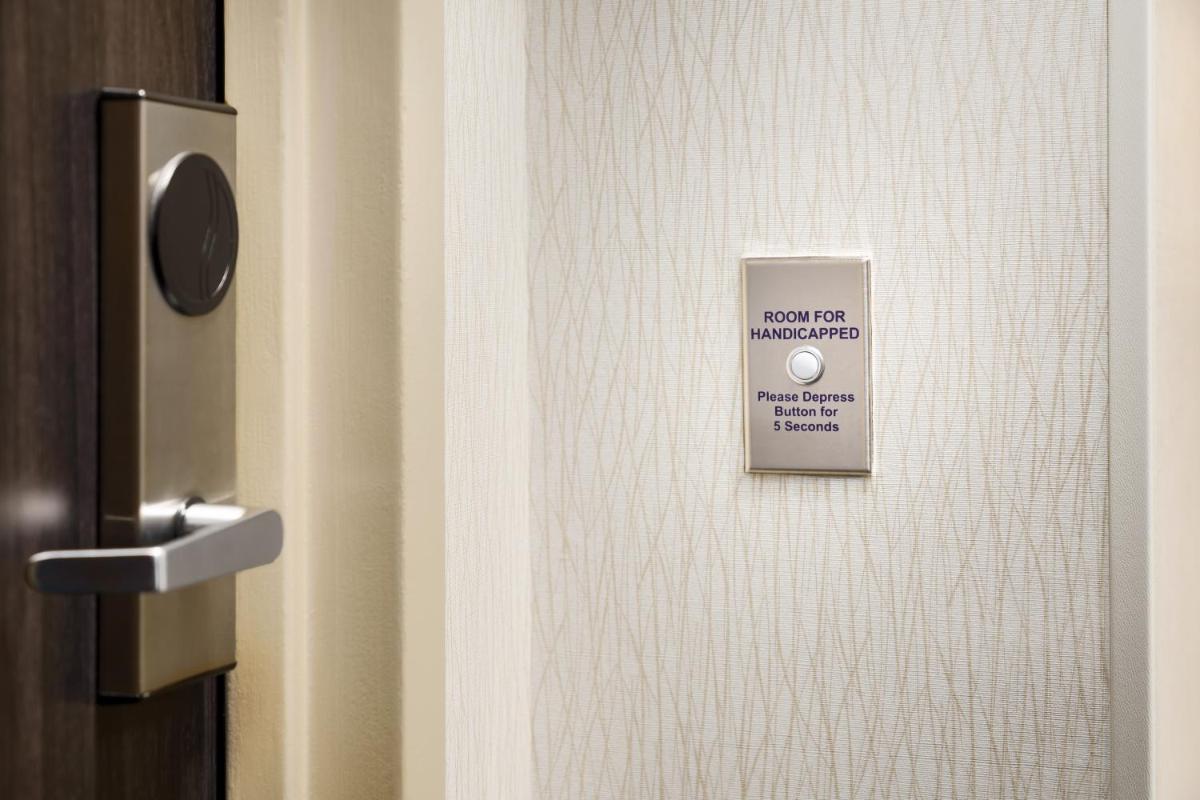 Hampton Inn Chicago-Midway Airport - Housity
