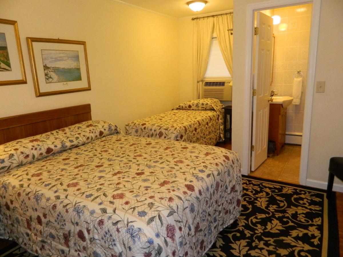 Twin Oaks Motel - Housity