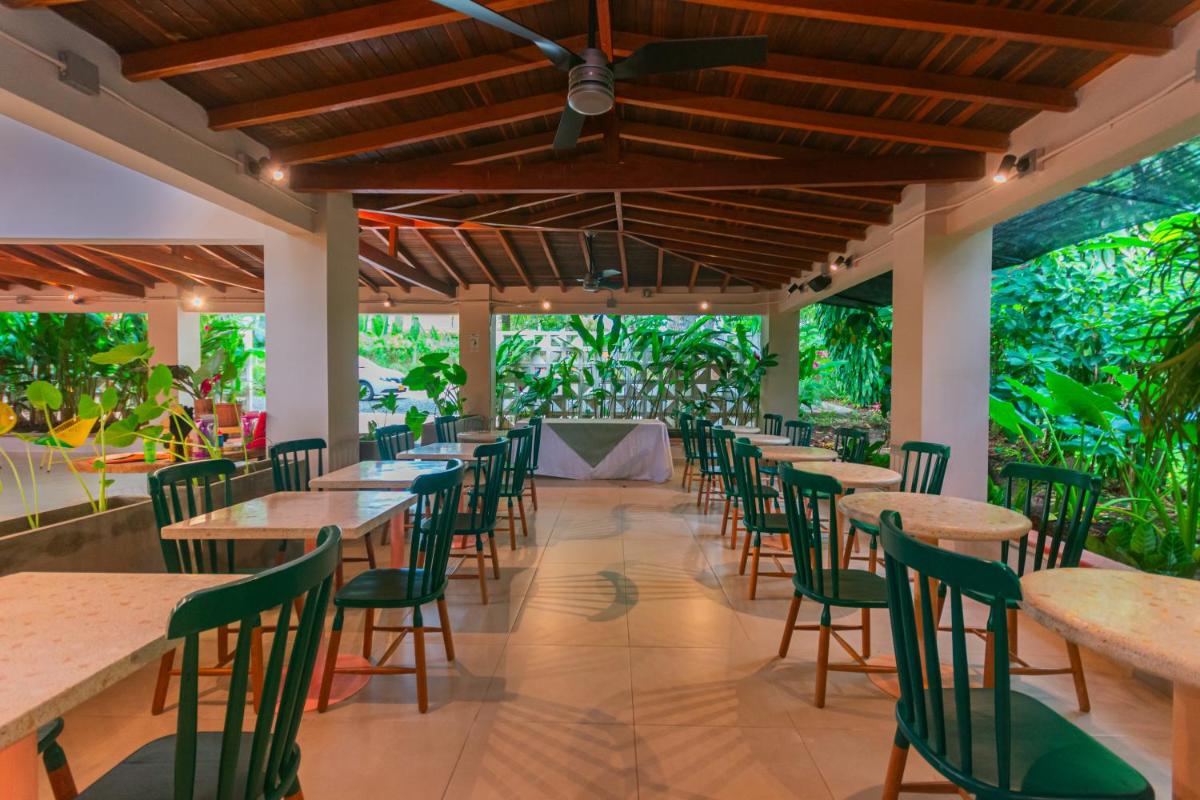Del Tropico hotel - Housity