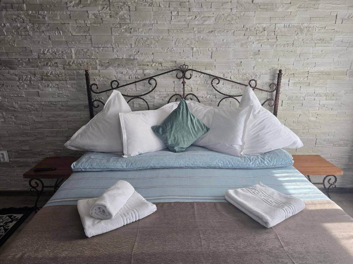Rooms Poienita - Housity