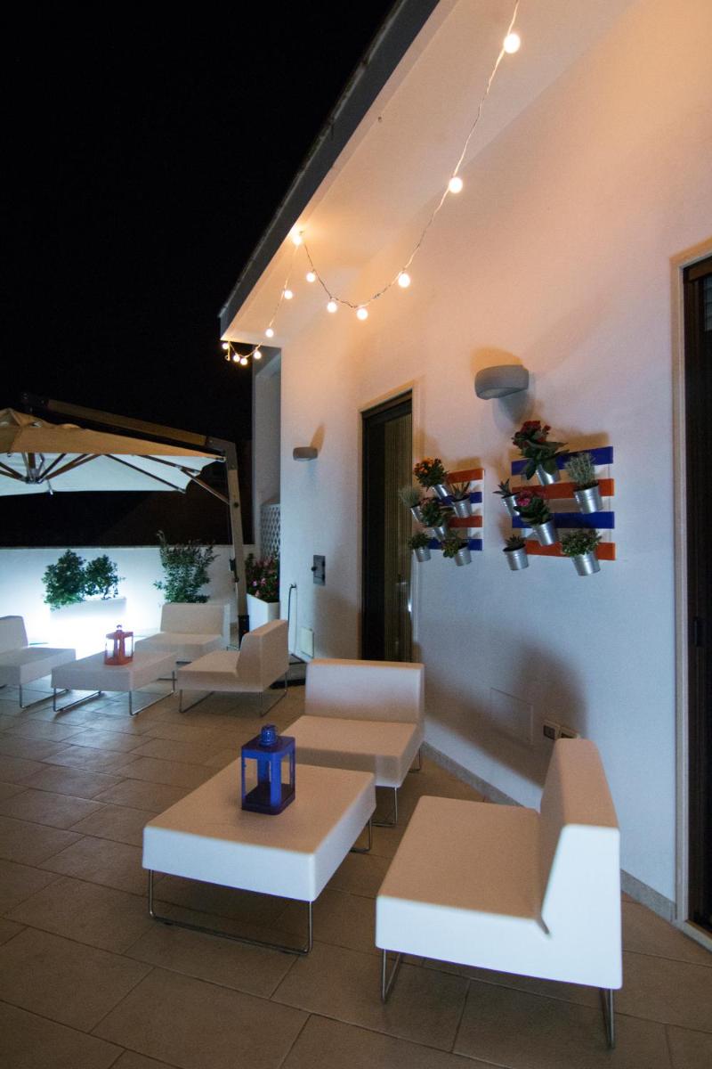 Golden House - Housity
