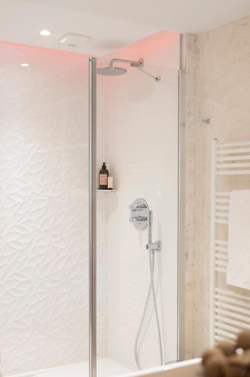 Salle de bains dans l'établissement Résidence Pierre & Vacances Premium L'Hévana