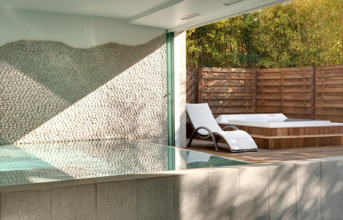 Piscine de l'établissement Le Cottage - Hotel & Spa ou située à proximité