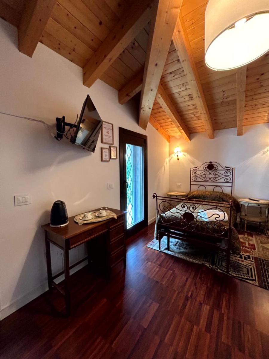 Casa Bianca Vicino Humanitas e Forum di Assago - Housity