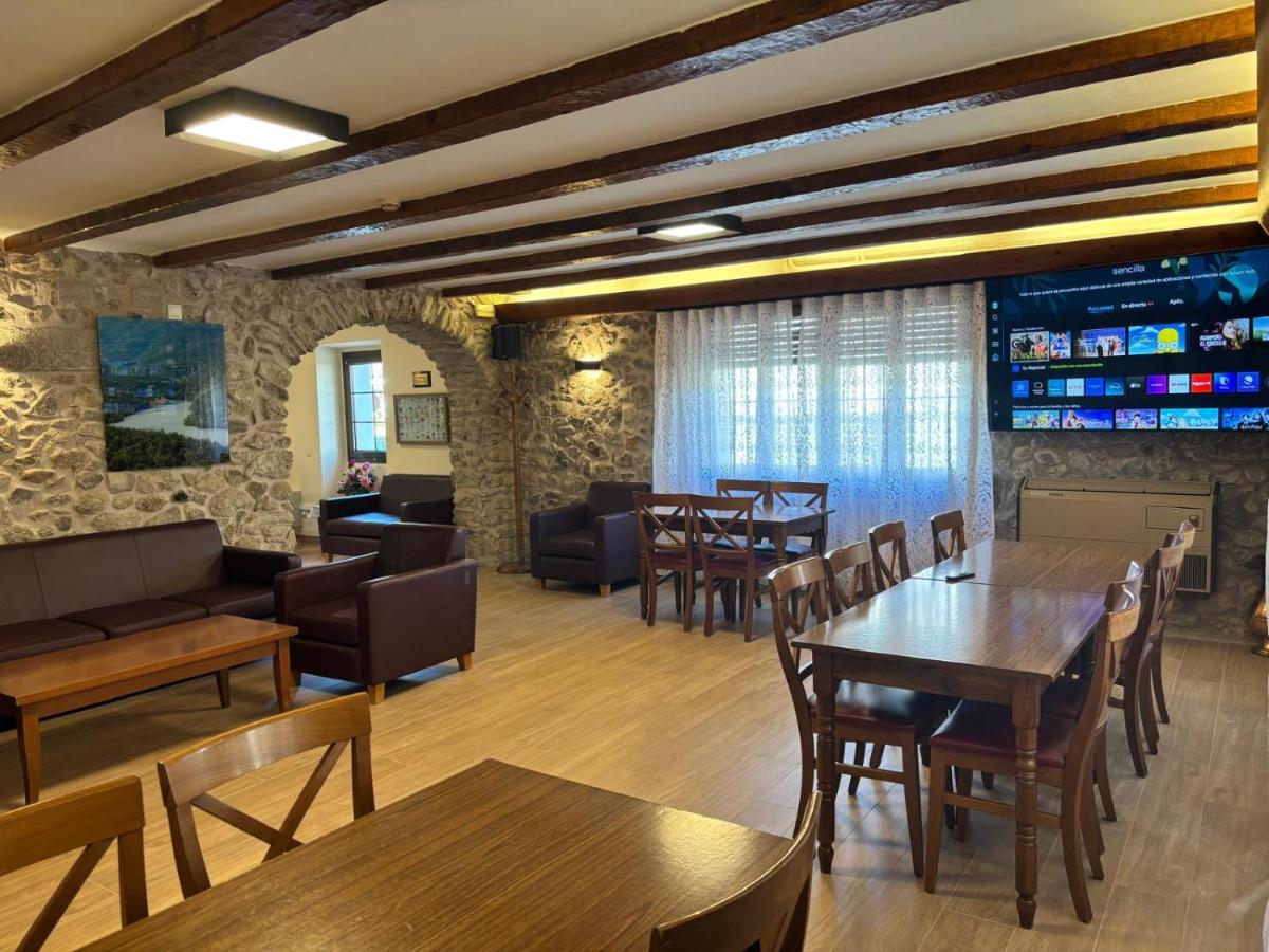 Hotel-Restaurante La Quadra - Housity
