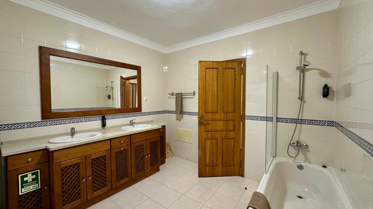Portel by Check-in Portugal - Housity
