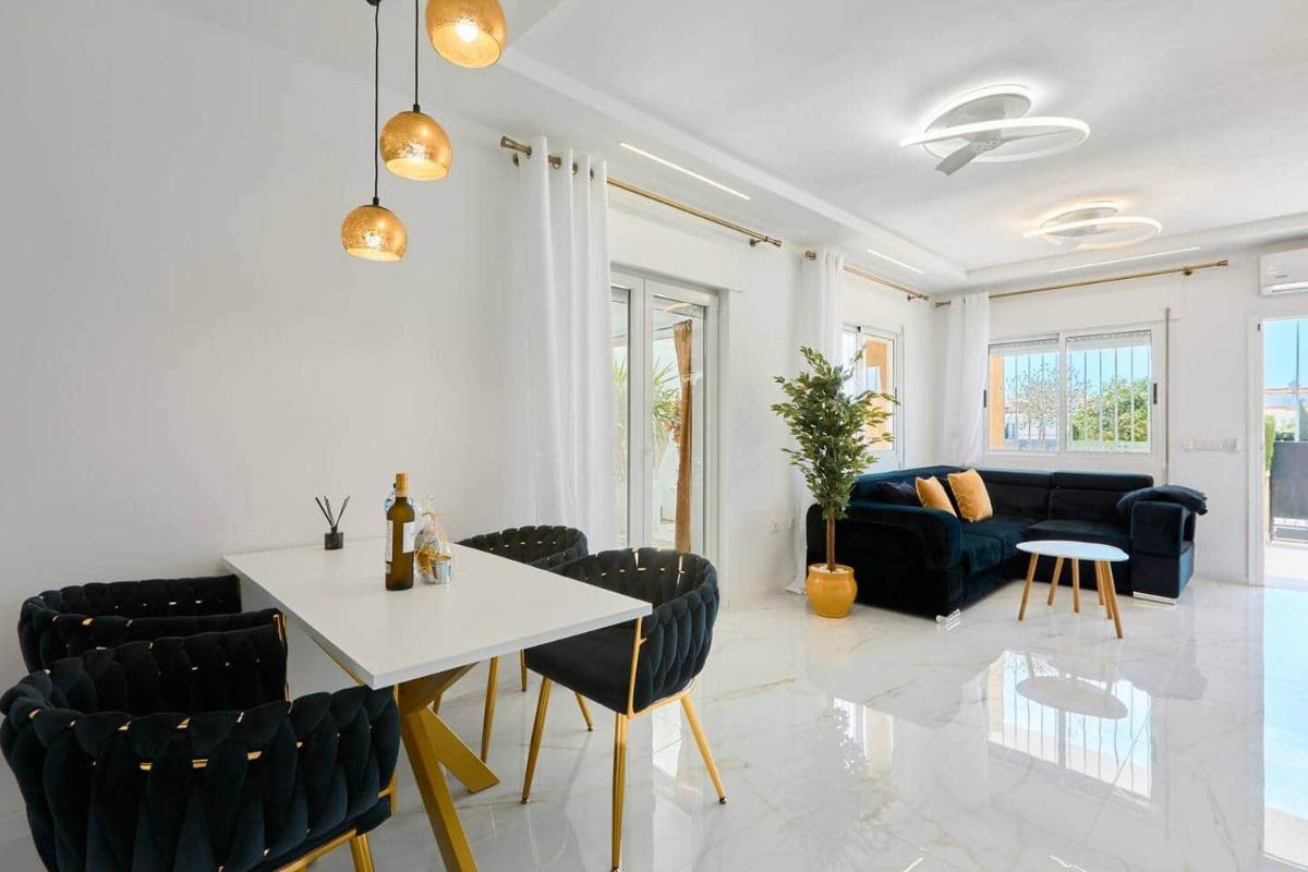 Casa Loresa Gold - By Welcomely - Housity