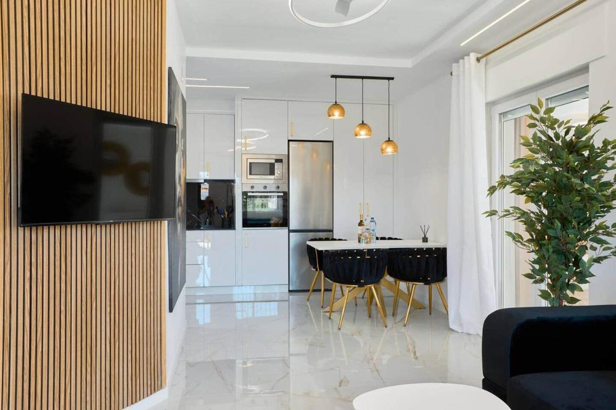 Casa Loresa Gold - By Welcomely - Housity
