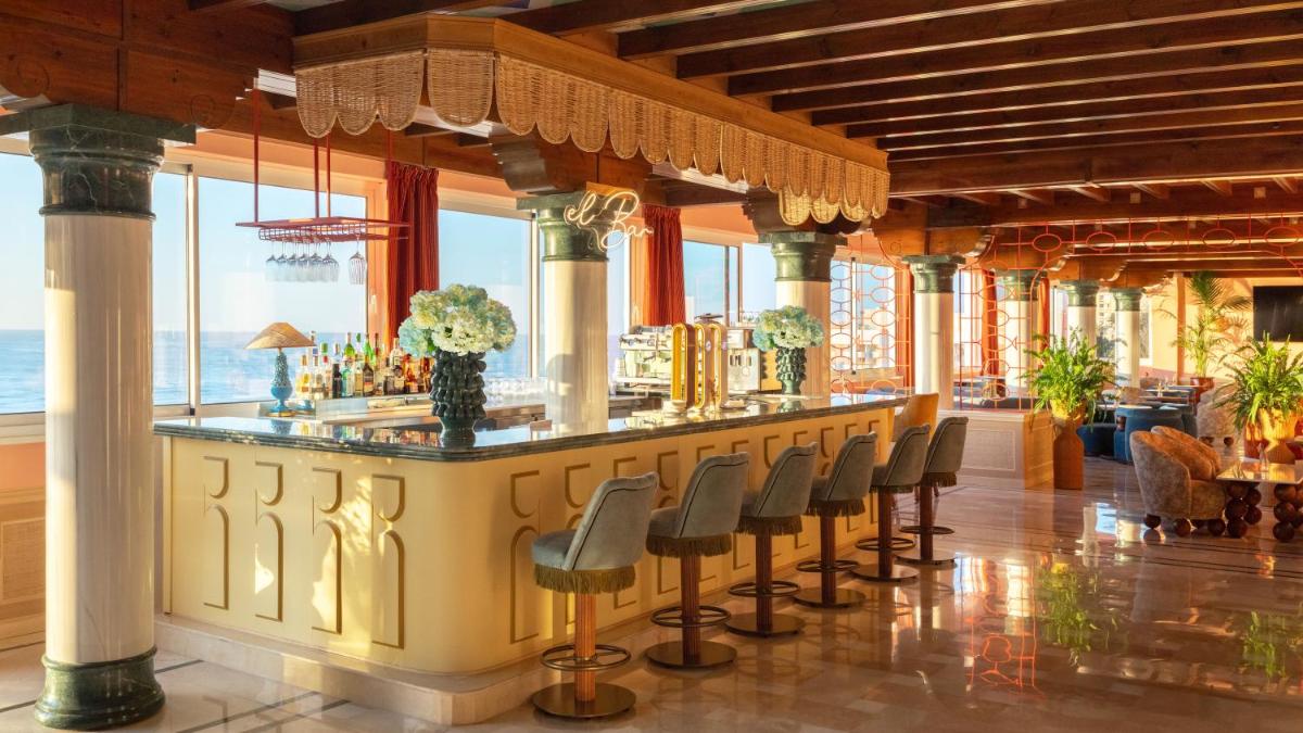 Un restaurante o sitio para comer en Fénix Torremolinos - Adults Only Recommended