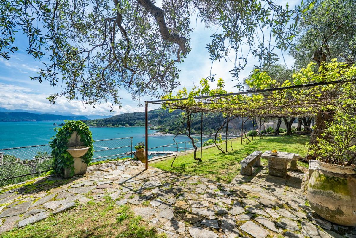 VILLA CASTELLo PORTOVENERE - Housity