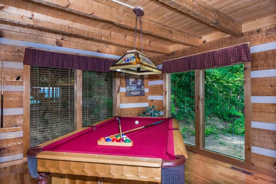 View! Private! Hot Tub,Pool Table,Fireplace,RELAX! - Housity