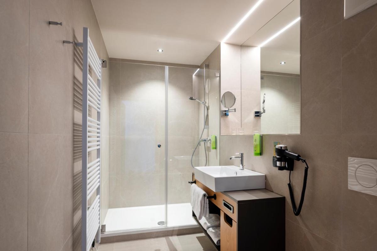 JUFA Hotel Wangen im Allgäu - Housity