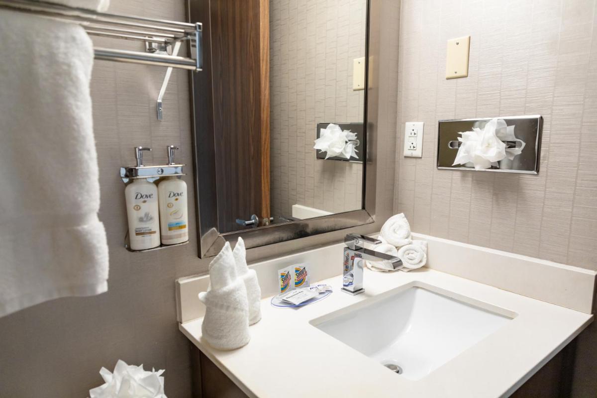 Iris Hotel Cape Cod - Housity