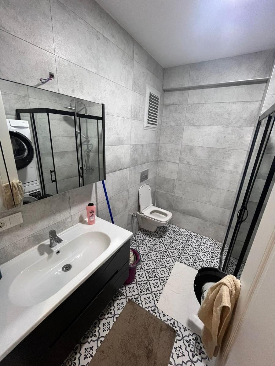 Suadiye Bostanci Luxury 2 Bedroom Apartment with Pool - Housity