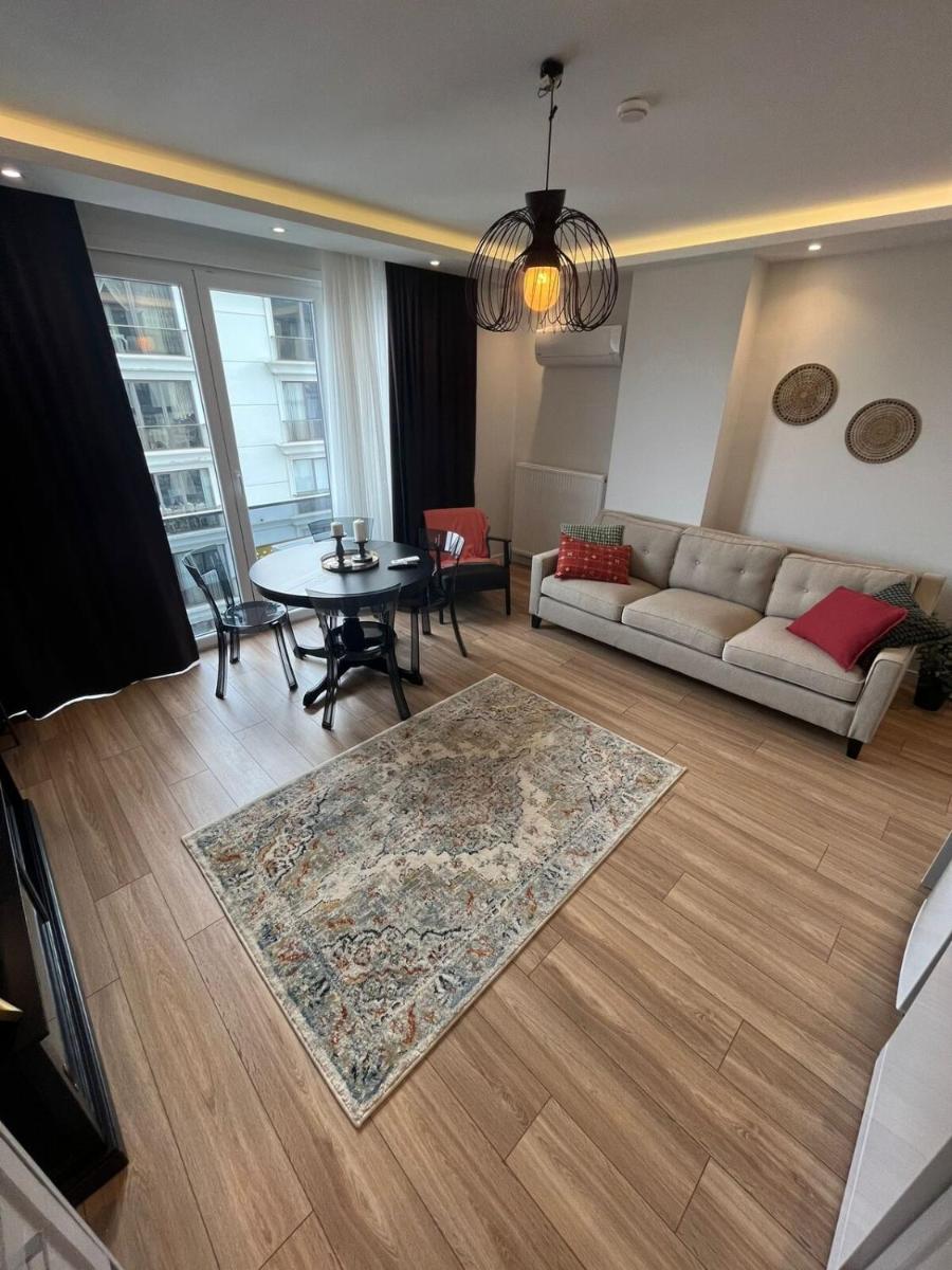Suadiye Bostanci Luxury 2 Bedroom Apartment with Pool - Housity