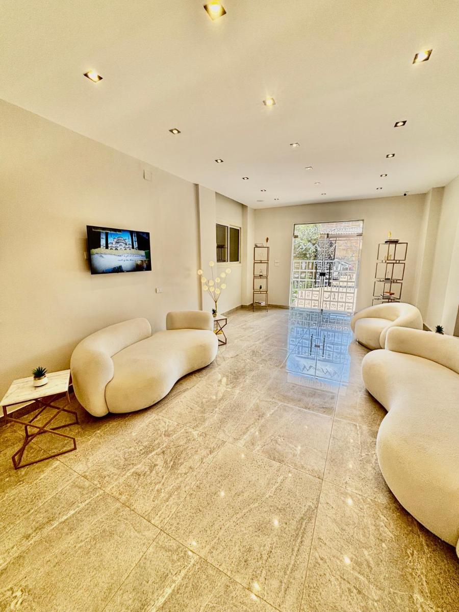 Solima Pyramids View - Housity